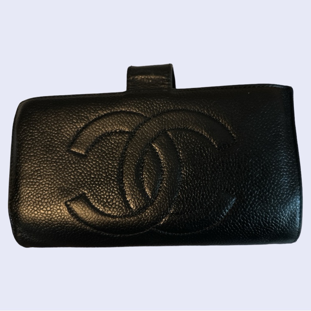 Chanel - Black Caviar Wallet w/ double CC’s Logo and Kisslock